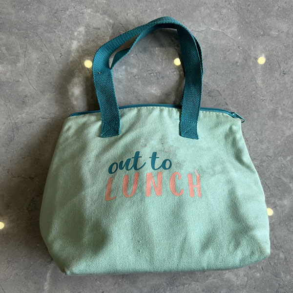 ສິ່ງທີ່ເຮັດໃຫ້ກະເປົາມືຖືເປັນທາງເລືອກທີ່ບໍ່ມີເວລາແລະຍືນຍົງ?